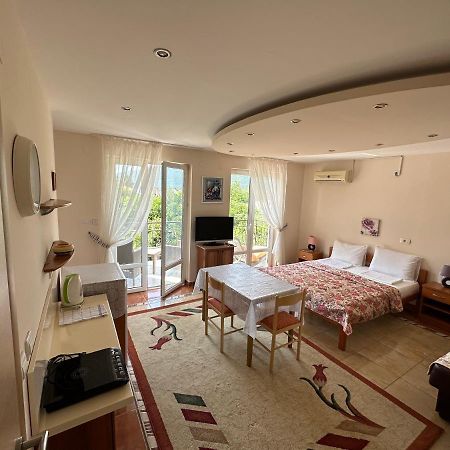 Villa Alla Bed And Breakfast Herceg Novi Buitenkant foto