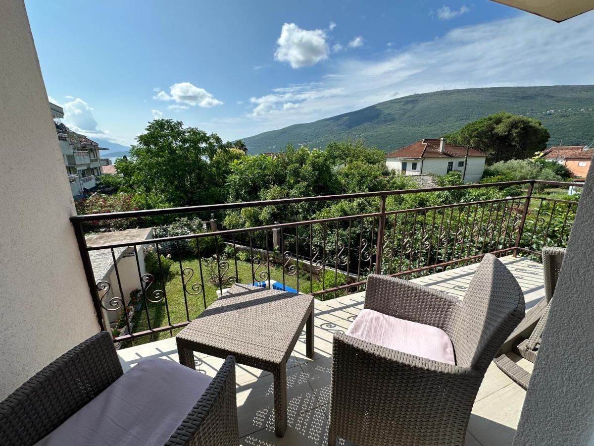 Villa Alla Bed And Breakfast Herceg Novi Buitenkant foto