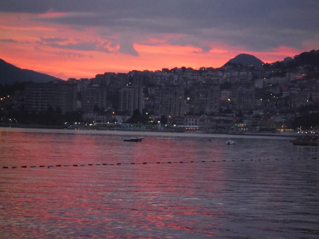 Villa Alla Bed And Breakfast Herceg Novi Buitenkant foto