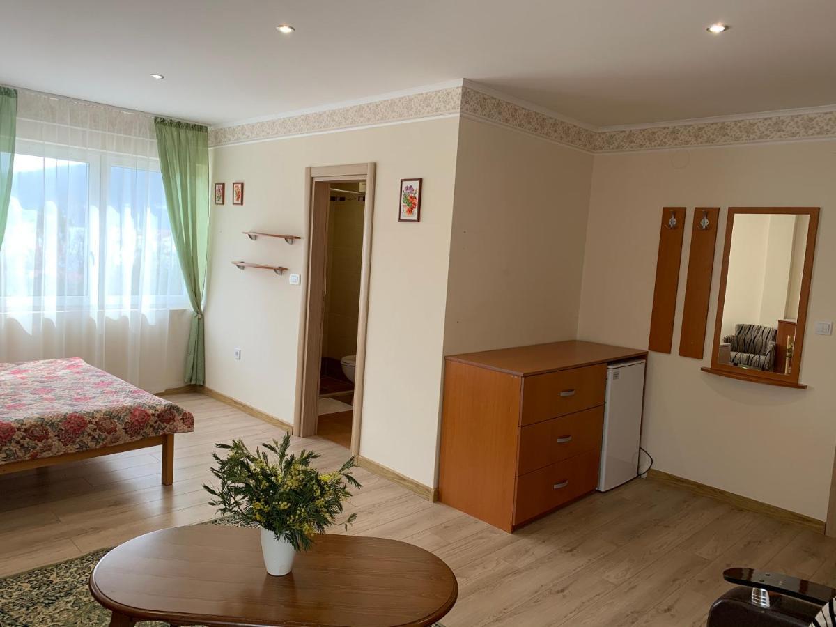 Villa Alla Bed And Breakfast Herceg Novi Buitenkant foto